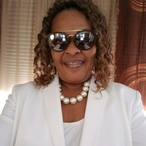 Meet your Posher, Valerie